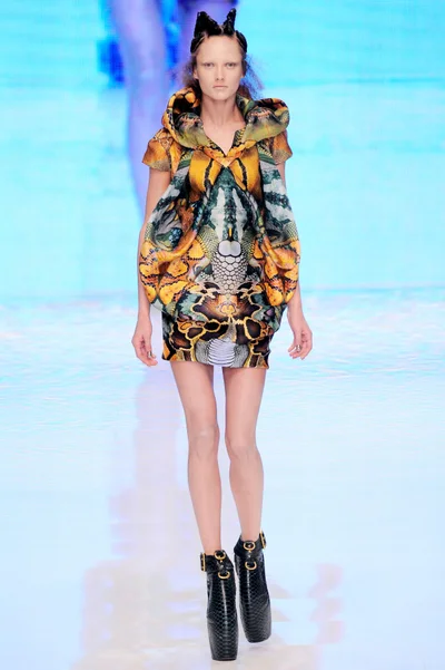 Look 3